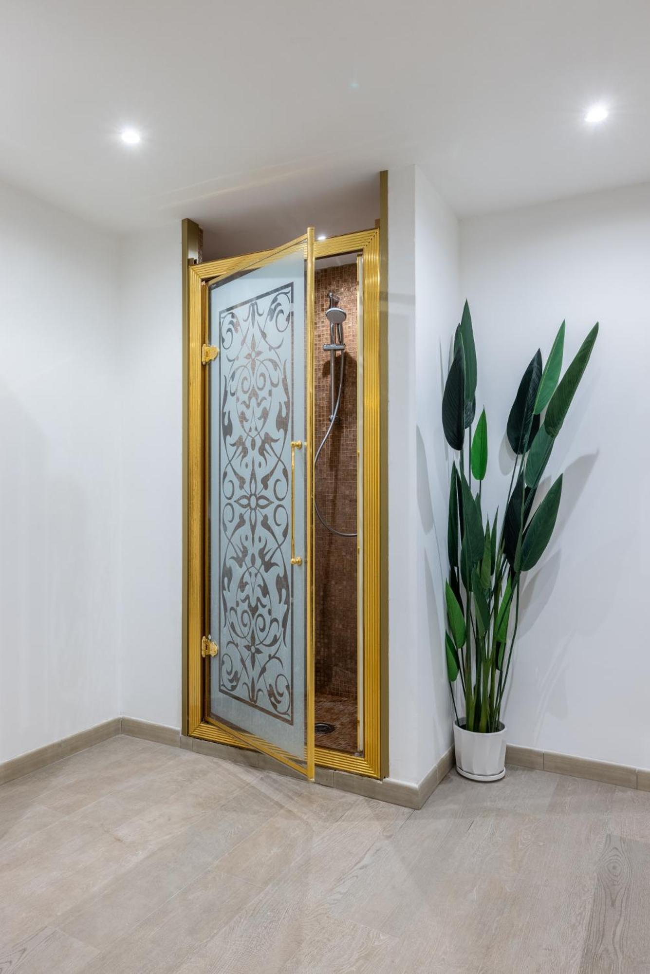 Lovely Studio Apartment - Capocci Рим Екстериор снимка
