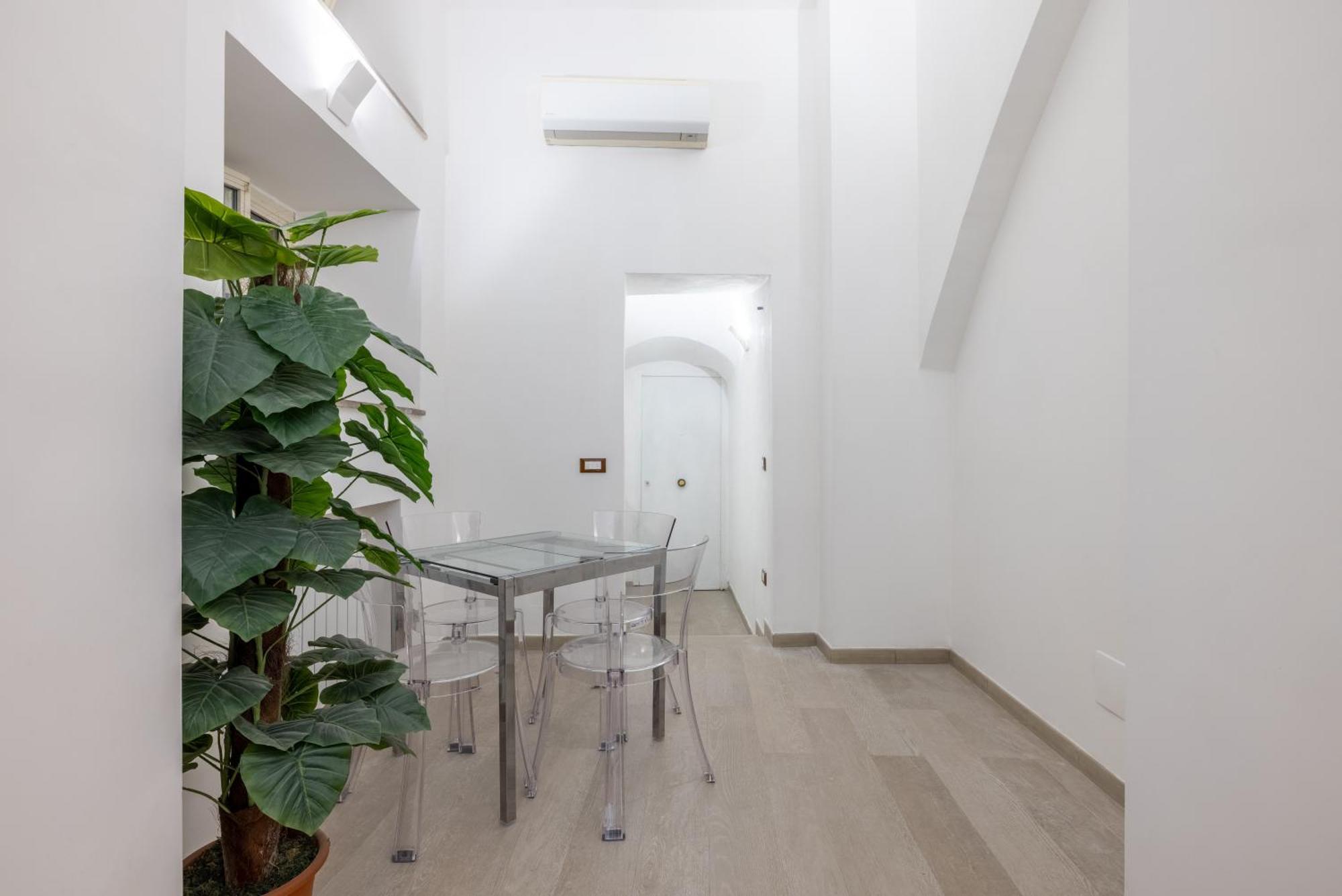 Lovely Studio Apartment - Capocci Рим Екстериор снимка