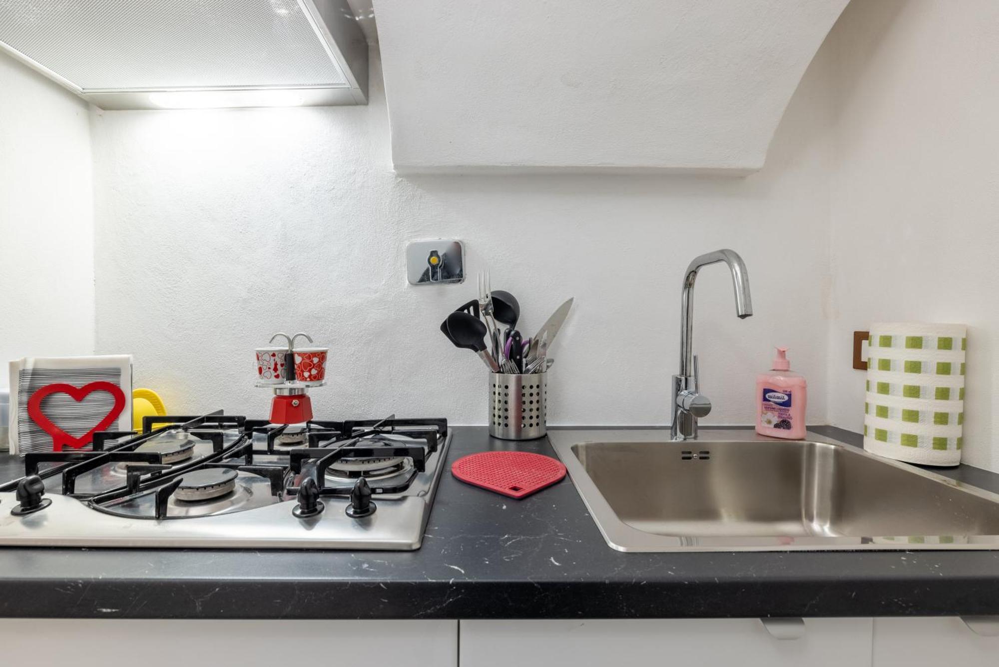 Lovely Studio Apartment - Capocci Рим Екстериор снимка